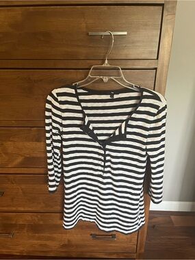 GAP Navy & White Striped Knit Tee